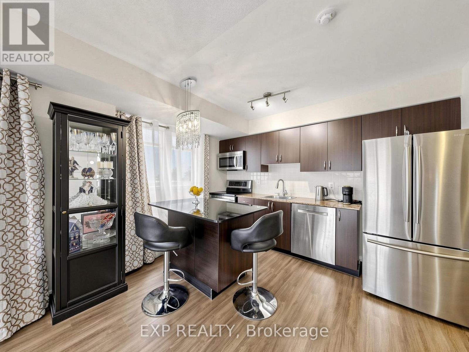 #302 801 SHEPPARD AVENUE W - 6