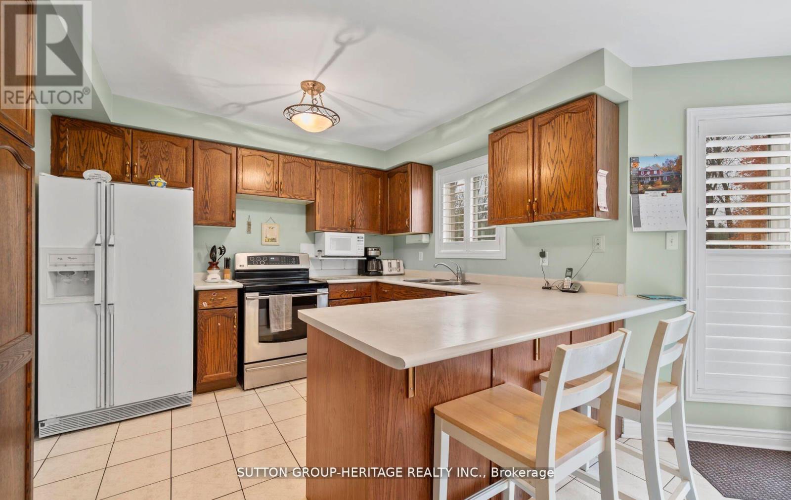 2330 SOUTHCOTT ROAD - 7