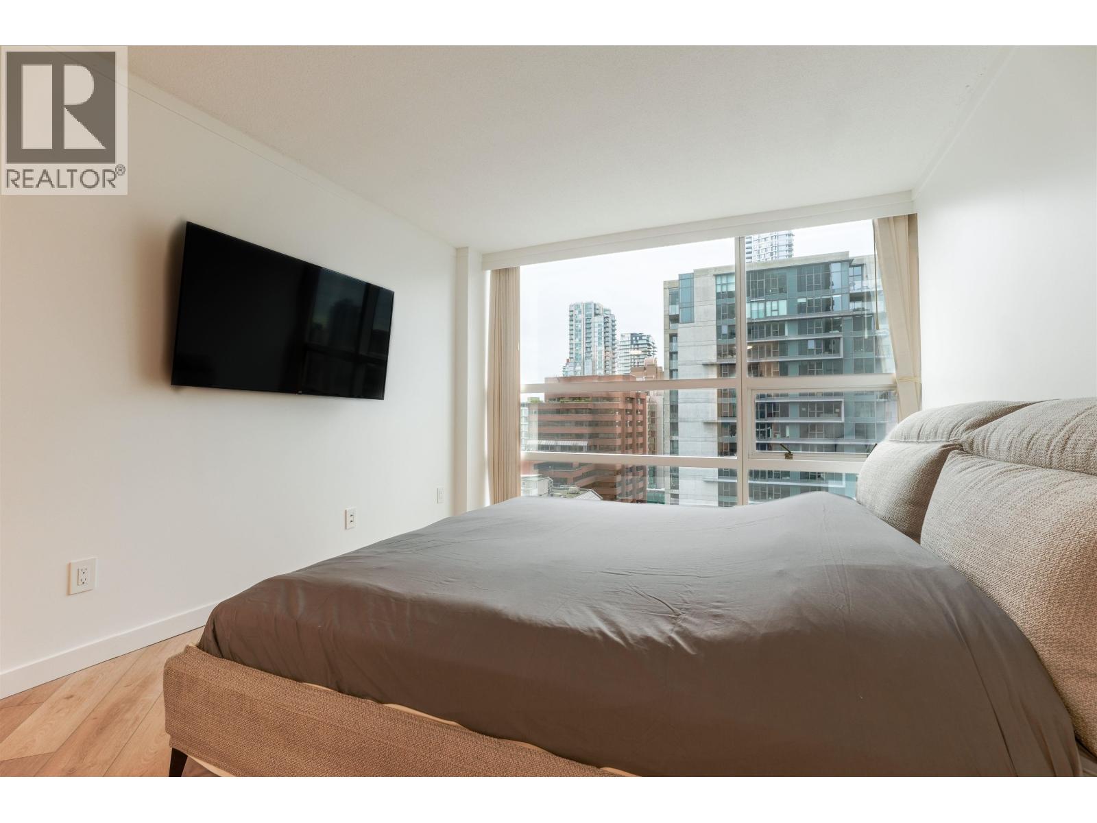 2 Bed, 2 Bath House for Rent in Vancouver – 1050 BURRARD STREET, Vancouver – MLS# R3149353 - Image 10