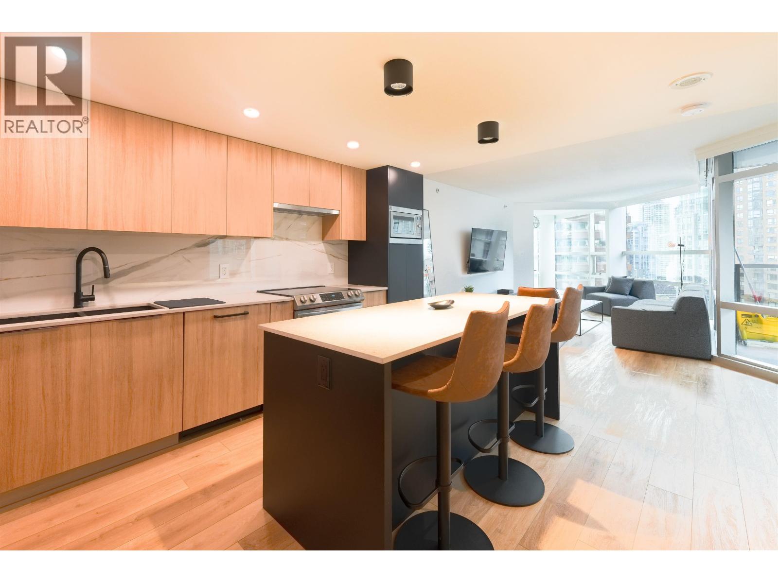 2 Bed, 2 Bath House for Rent in Vancouver – 1050 BURRARD STREET, Vancouver – MLS# R3149353 - Image 4