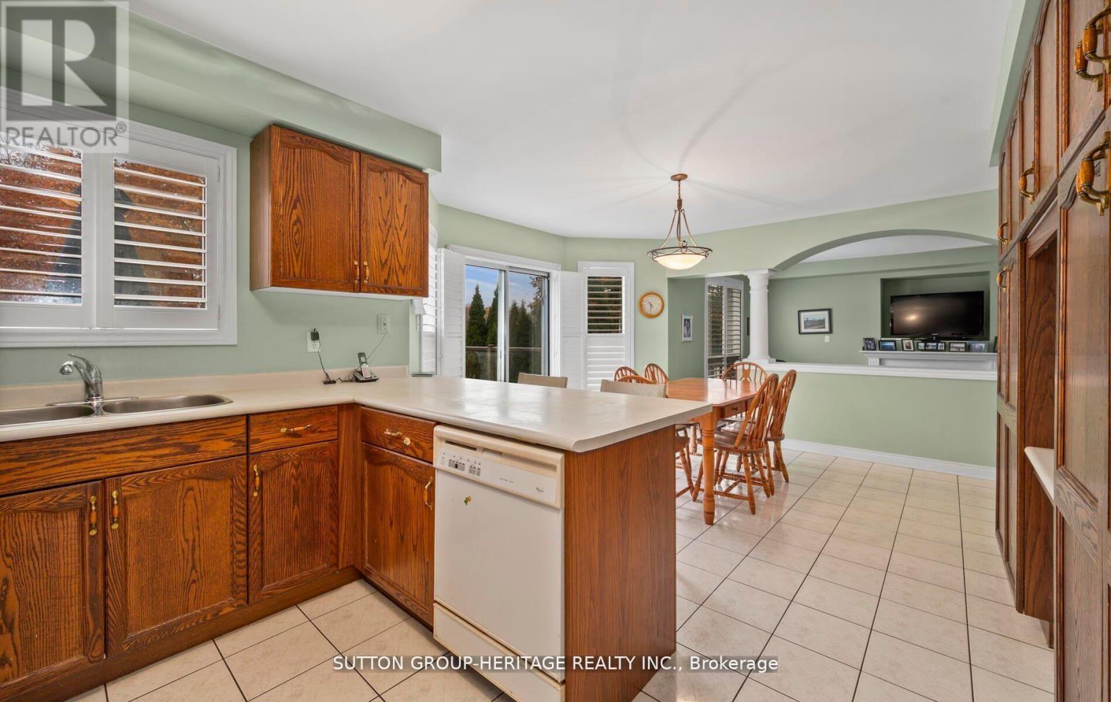 2330 SOUTHCOTT ROAD - 9
