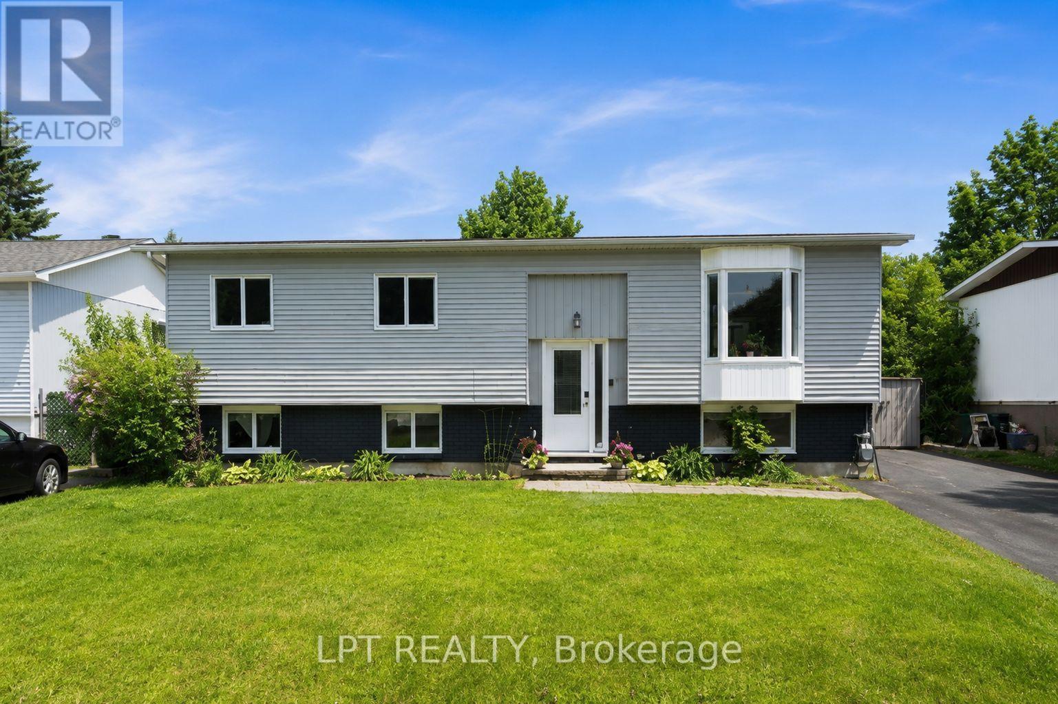 34 FRINGEWOOD DRIVE - 1