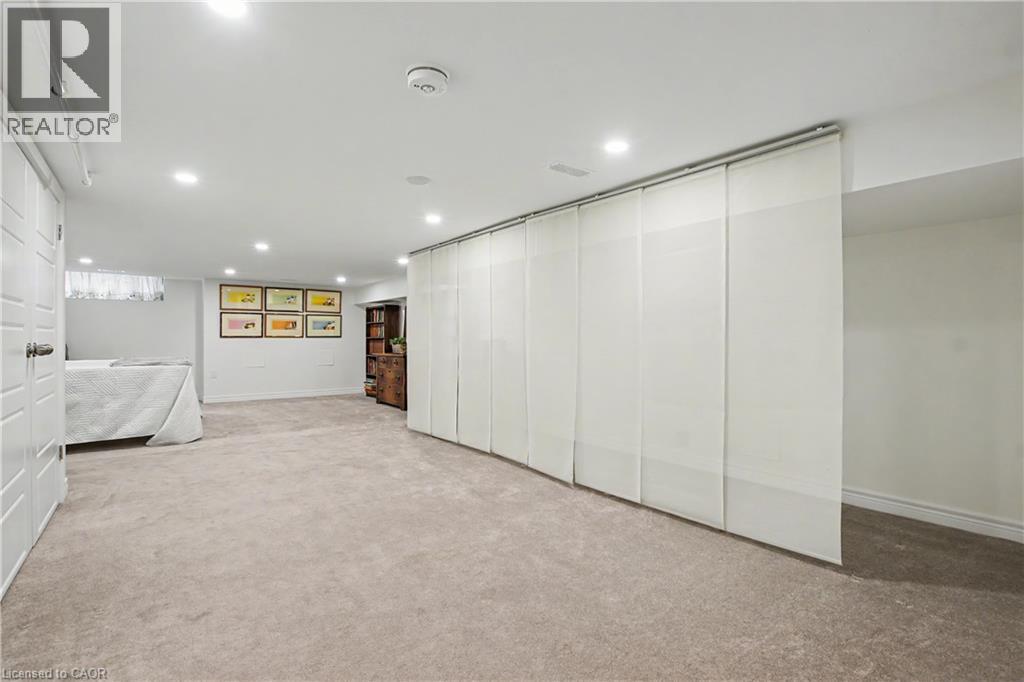 #4 290 W BARTON Street W - Image 16