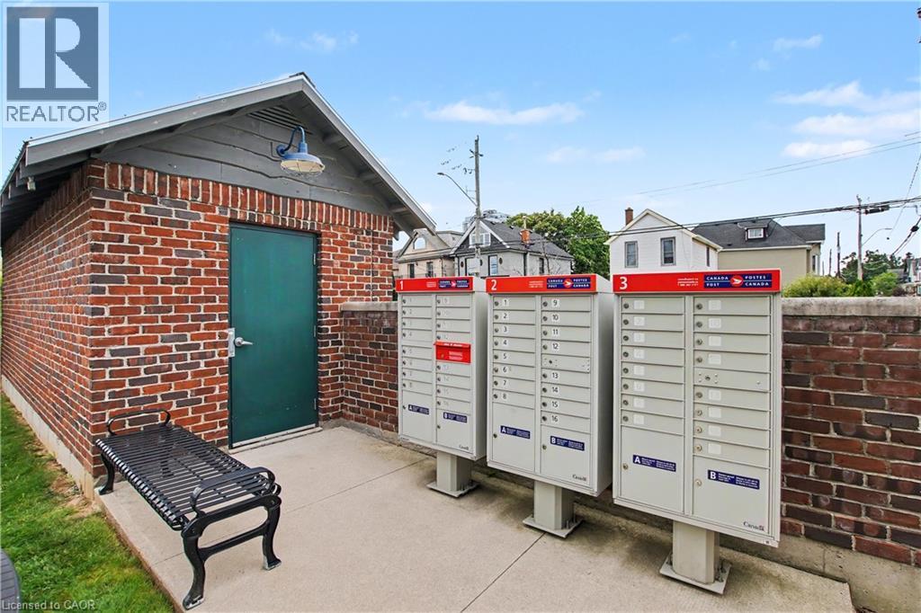 #4 290 W BARTON Street W - Image 22