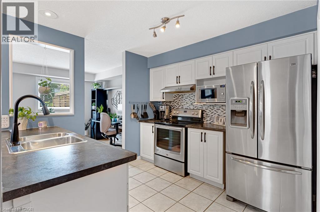 87 MARSTON Crescent - 10