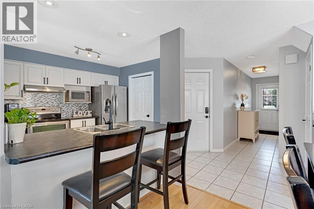 87 MARSTON Crescent - 12