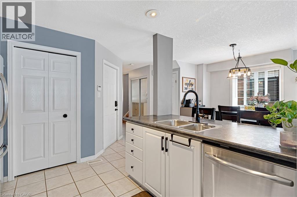 87 MARSTON Crescent - 14