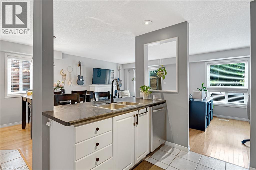 87 MARSTON Crescent - 15