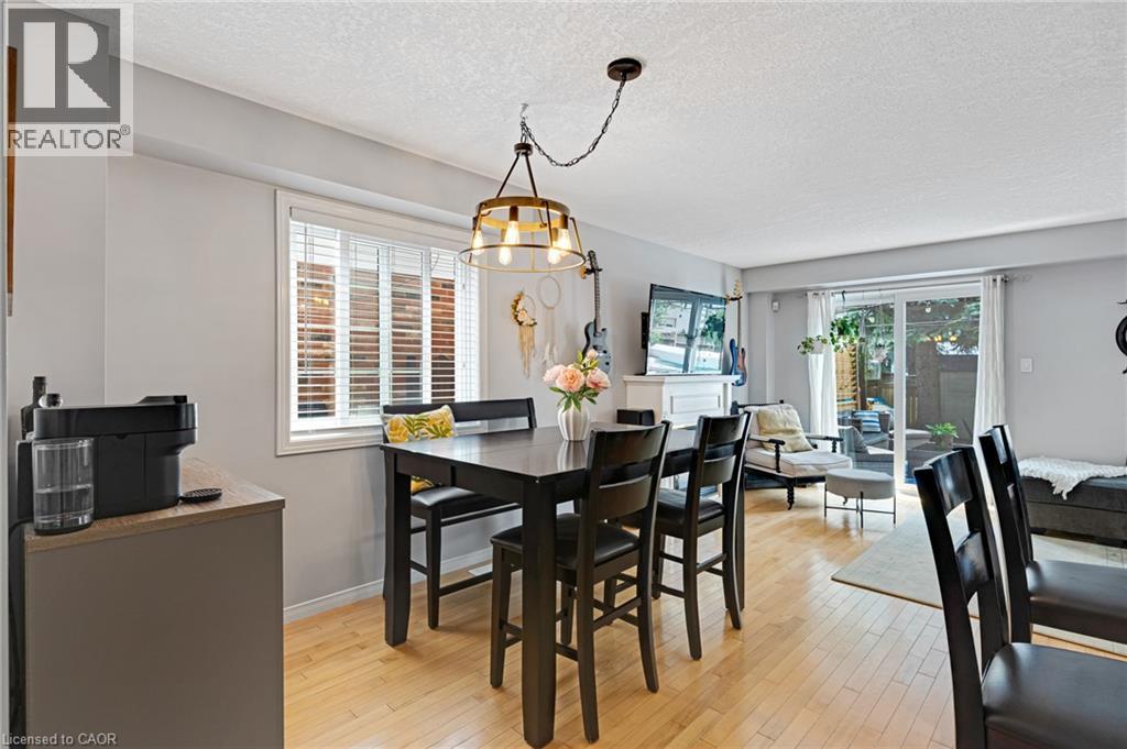 87 MARSTON Crescent - 21