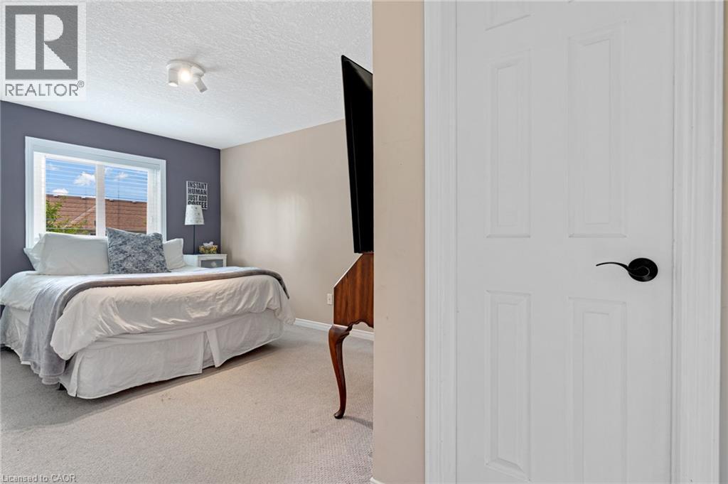 87 MARSTON Crescent - 31