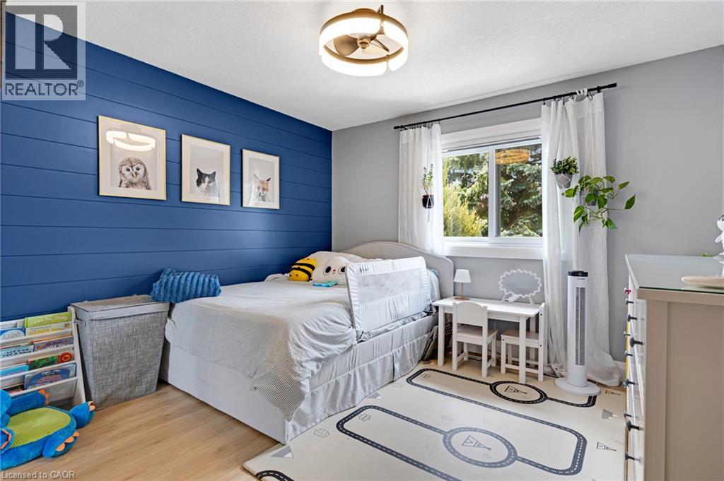 87 MARSTON Crescent - 33