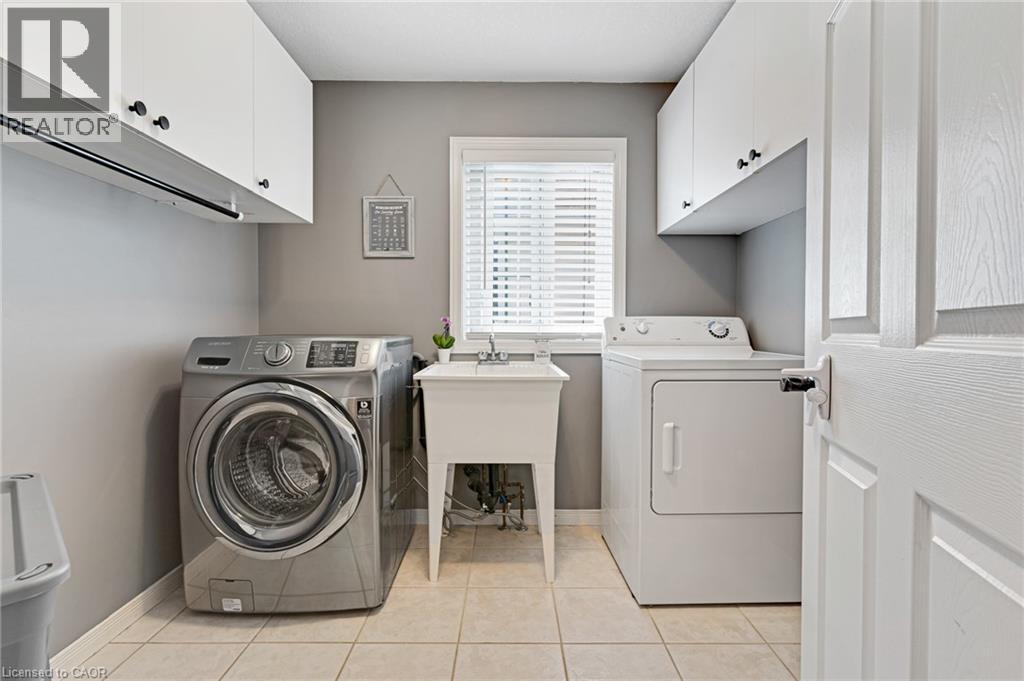 87 MARSTON Crescent - 35