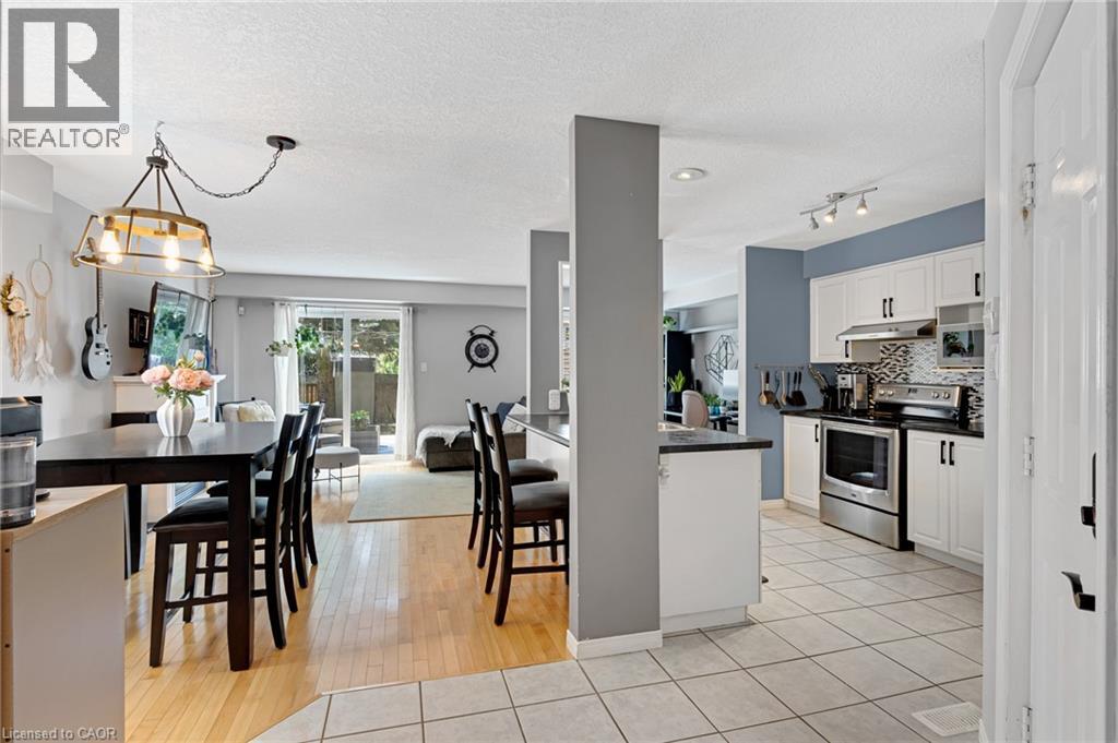 87 MARSTON Crescent - 9