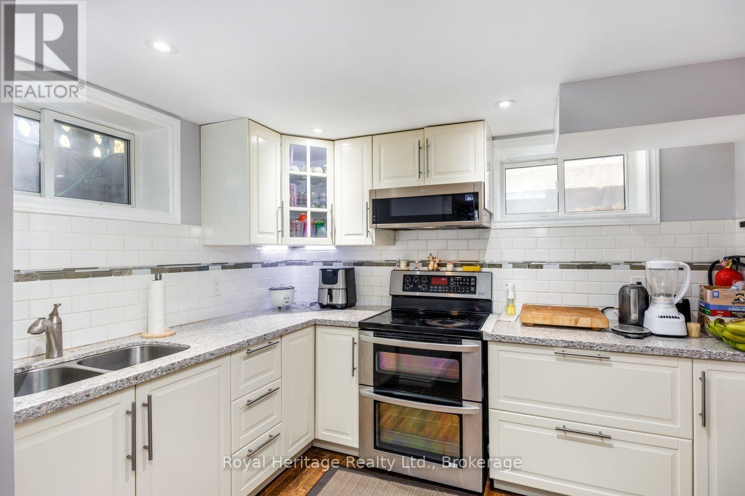 251 ELIZABETH STREET - Image 16