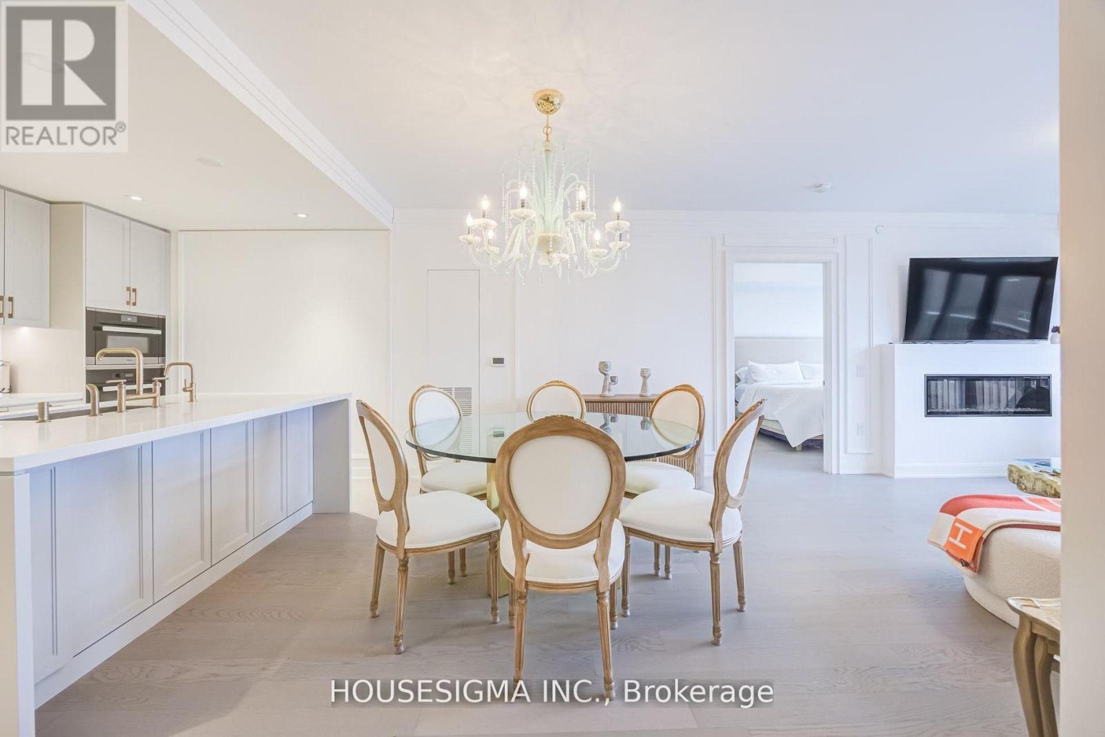 #406 1 STRATHGOWAN AVENUE - 21