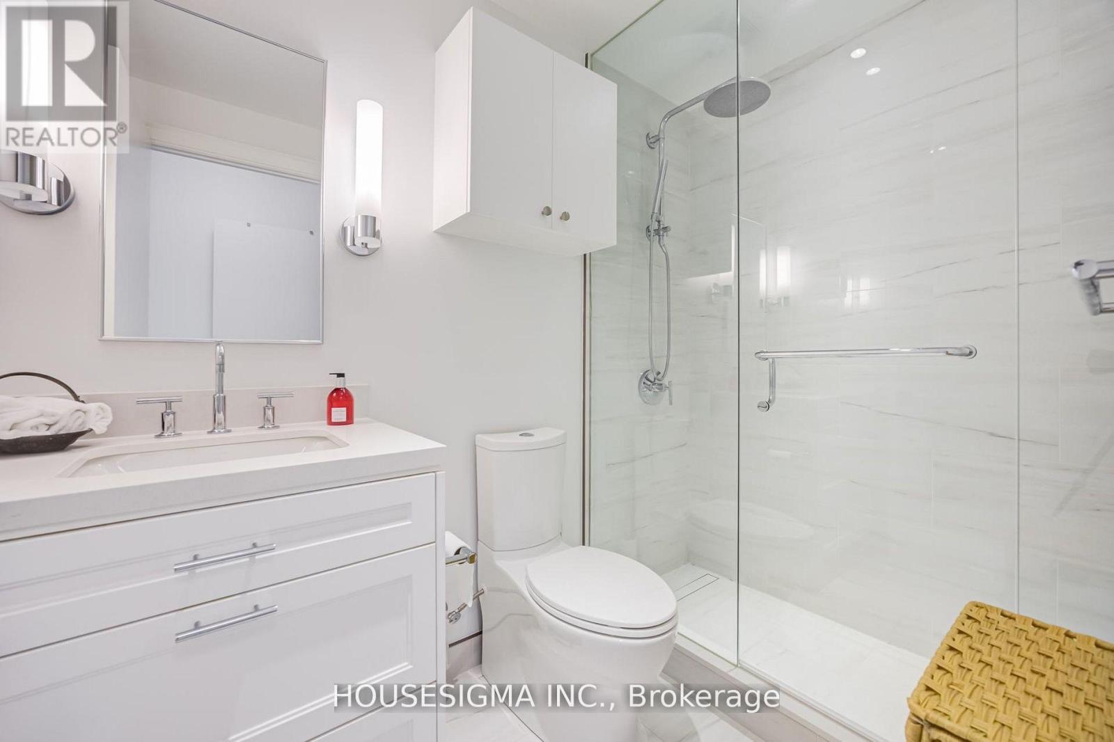 #406 1 STRATHGOWAN AVENUE - 27