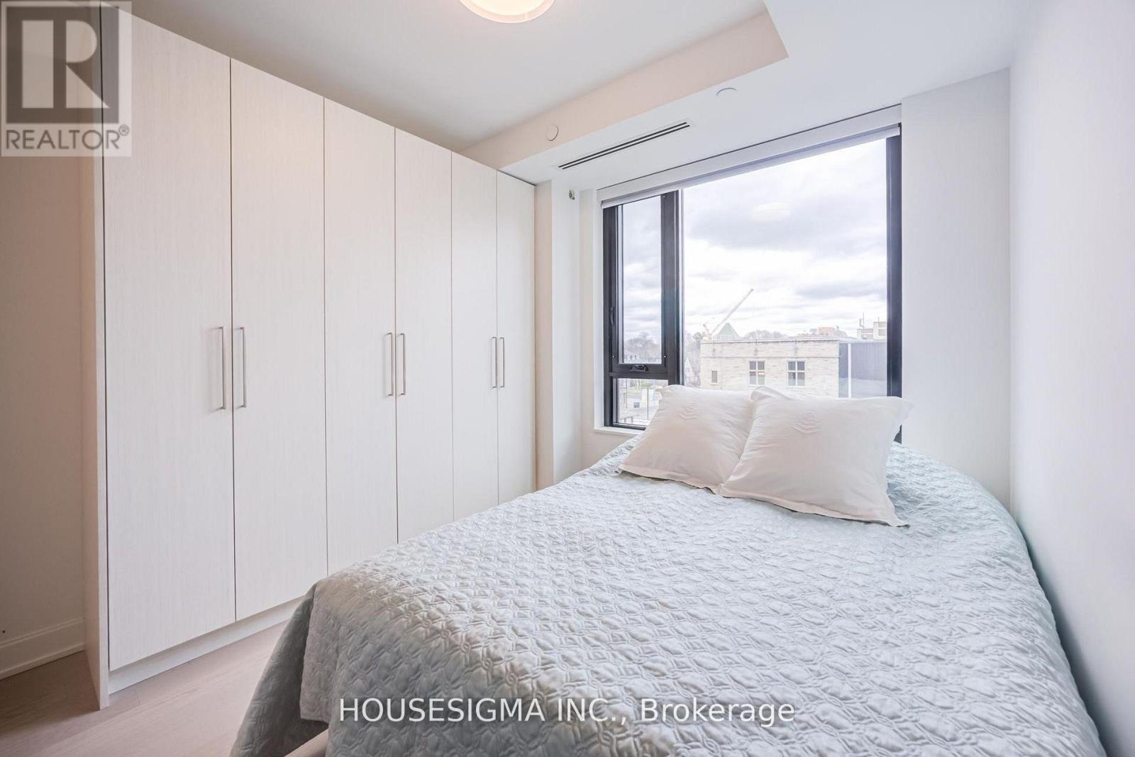 #406 1 STRATHGOWAN AVENUE - 30