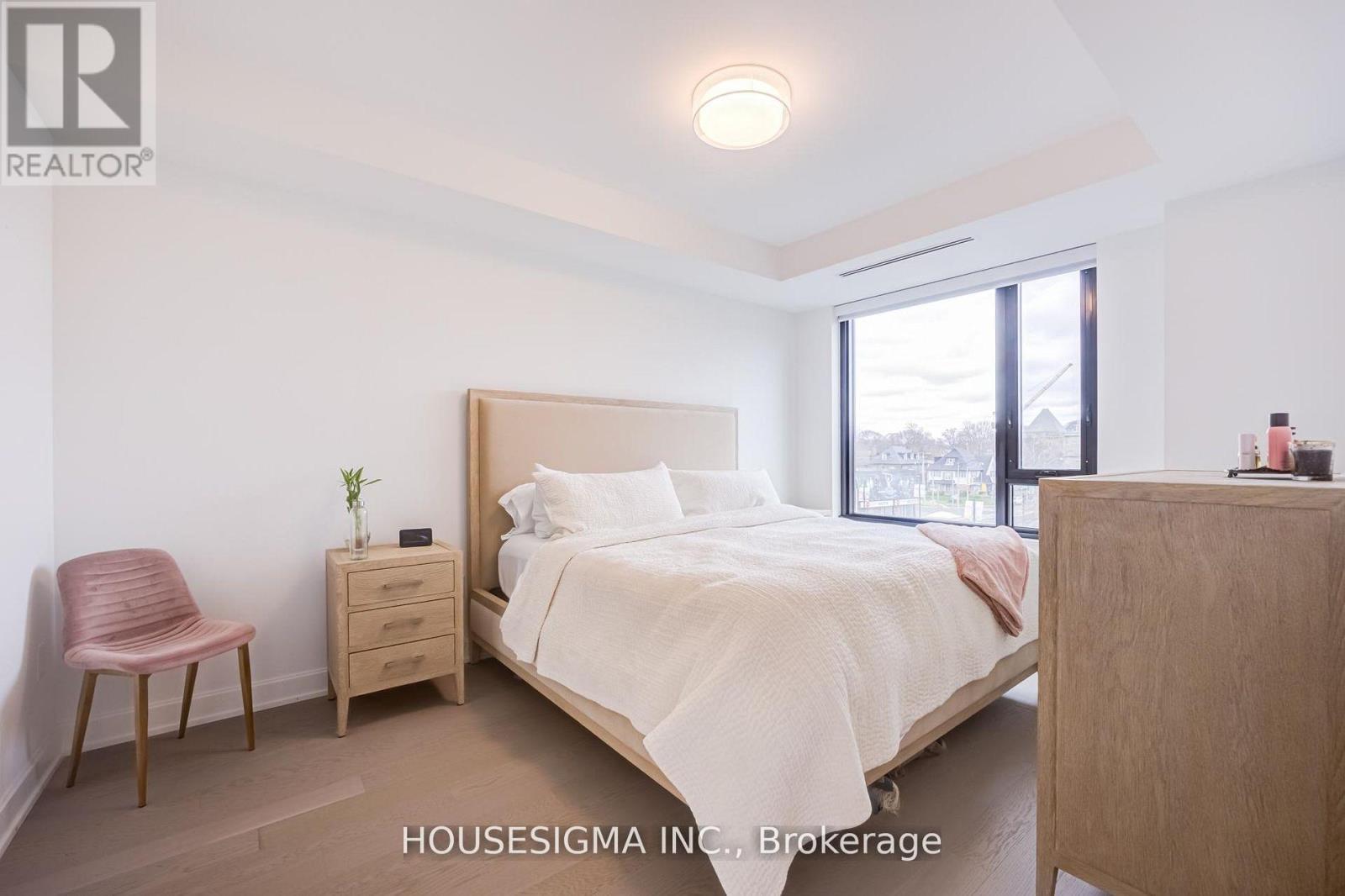 #406 1 STRATHGOWAN AVENUE - 32