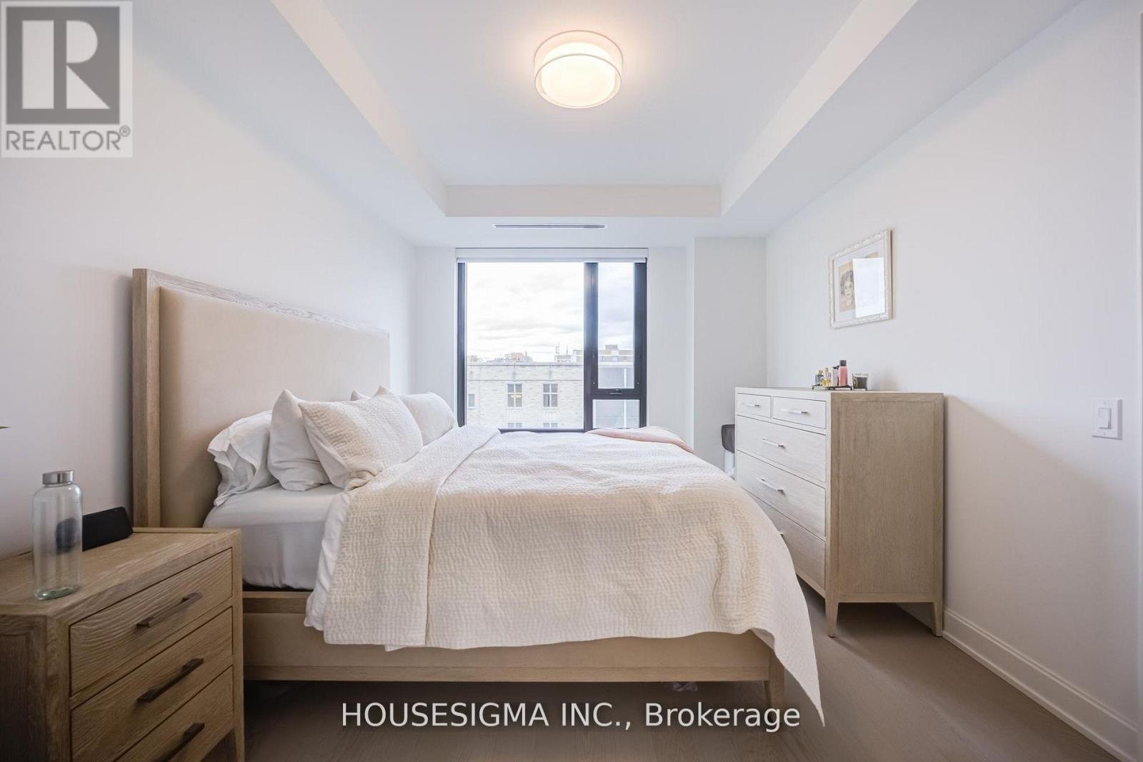 #406 1 STRATHGOWAN AVENUE - 33