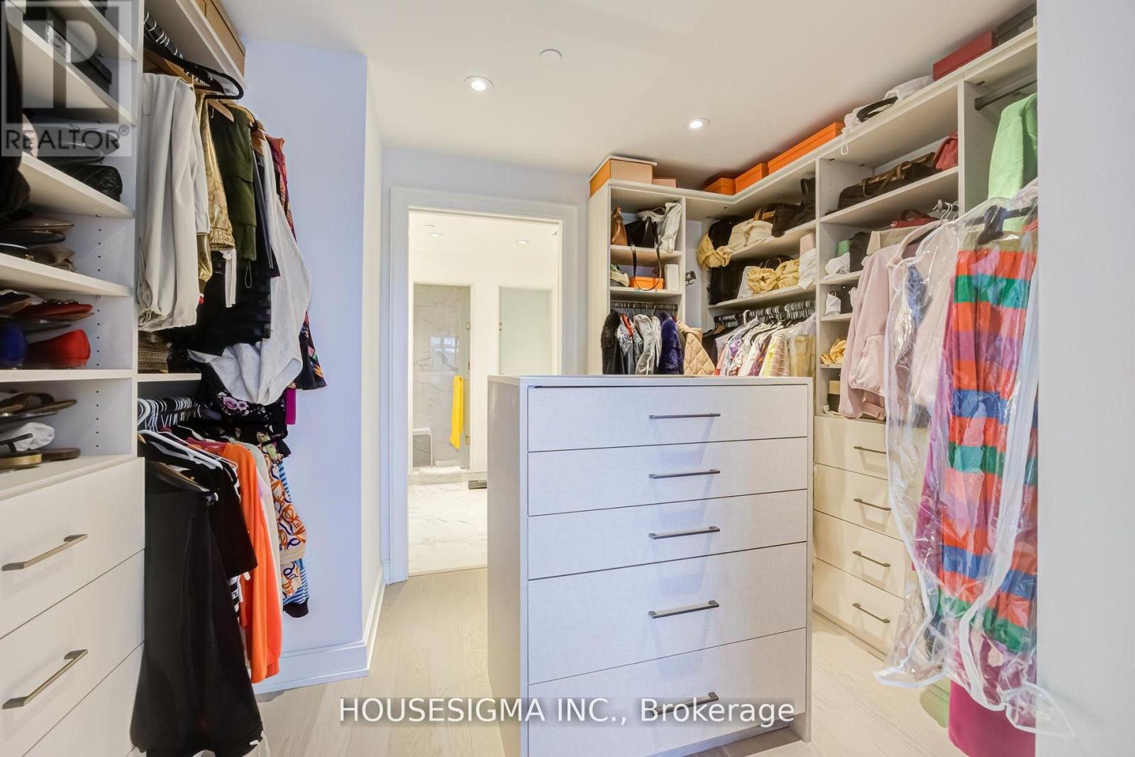 #406 1 STRATHGOWAN AVENUE - 35