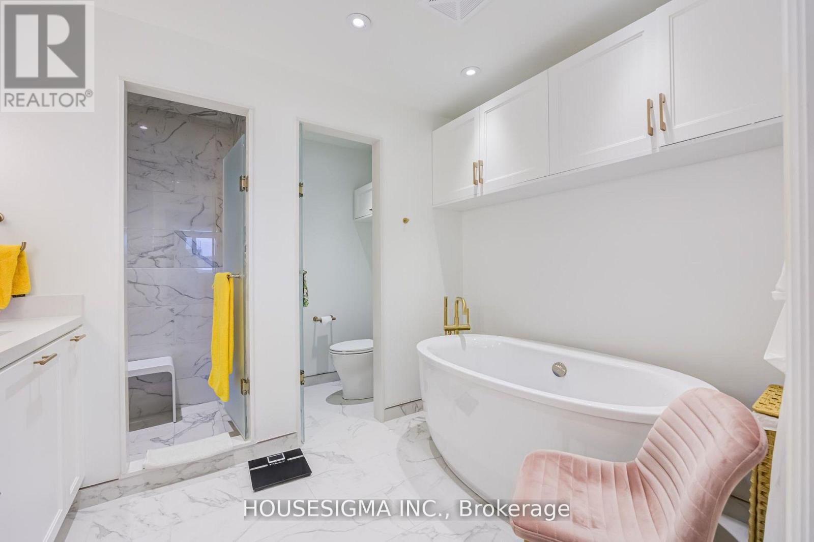 #406 1 STRATHGOWAN AVENUE - 38