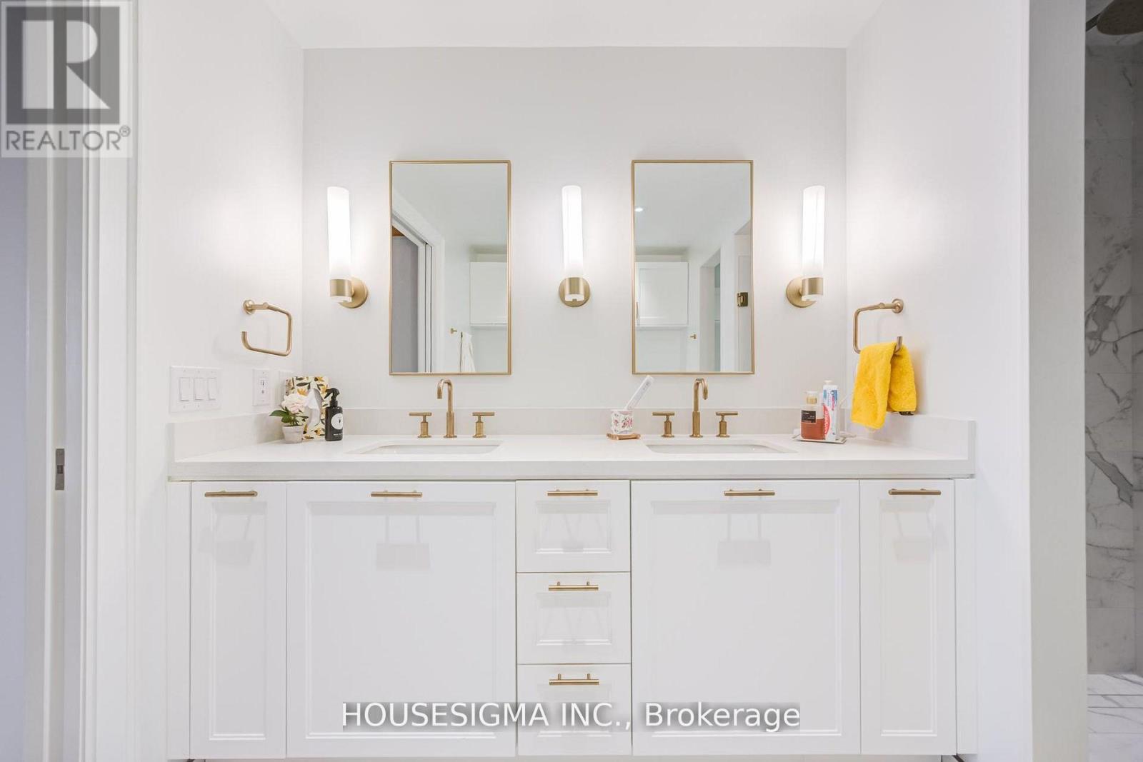 #406 1 STRATHGOWAN AVENUE - 40