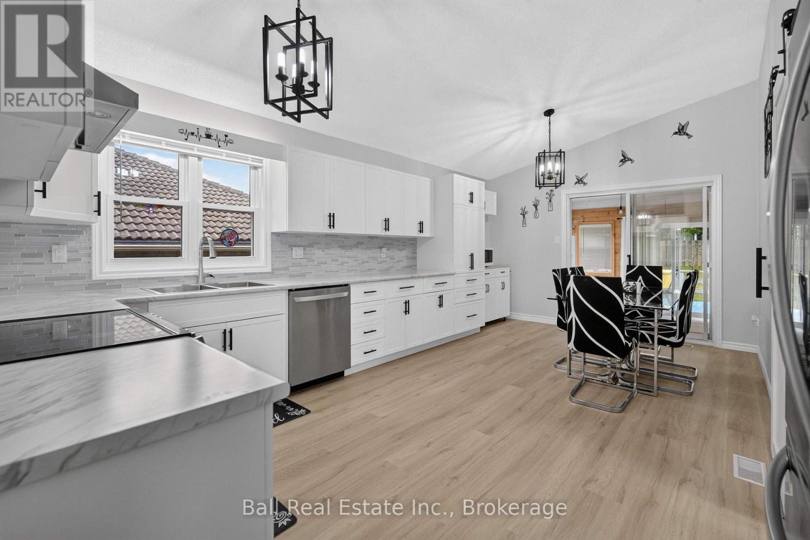 18 RUSSELL HILL ROAD - Image 14