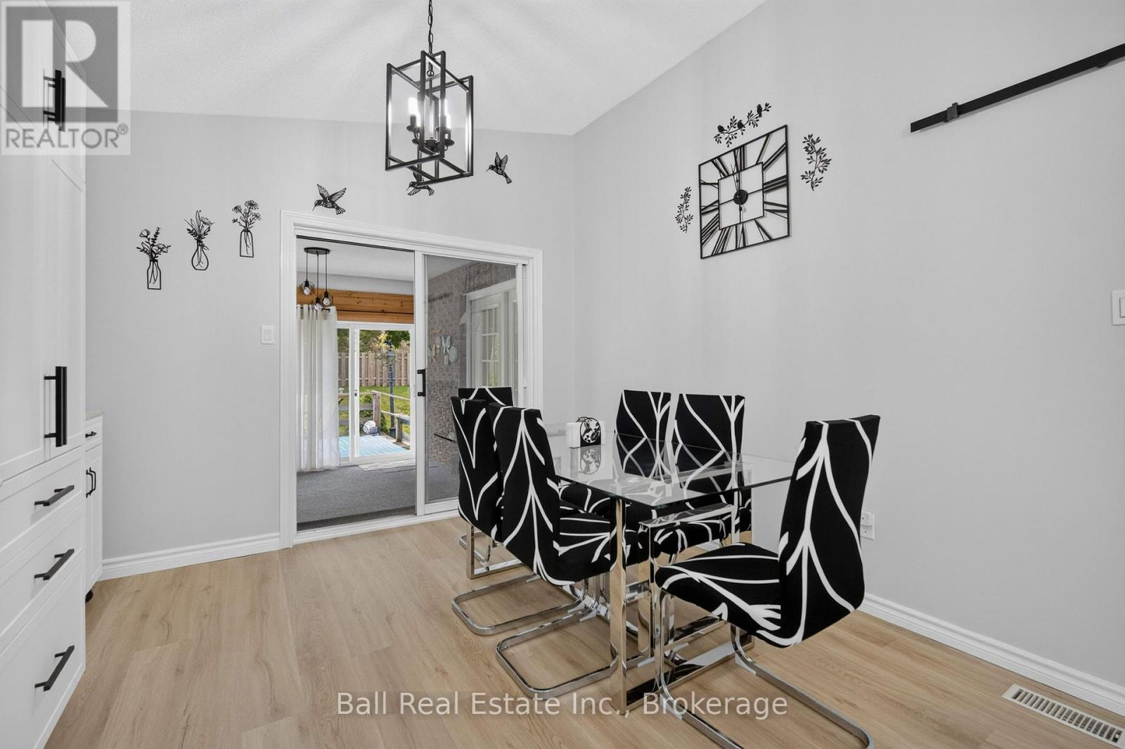 18 RUSSELL HILL ROAD - Image 15