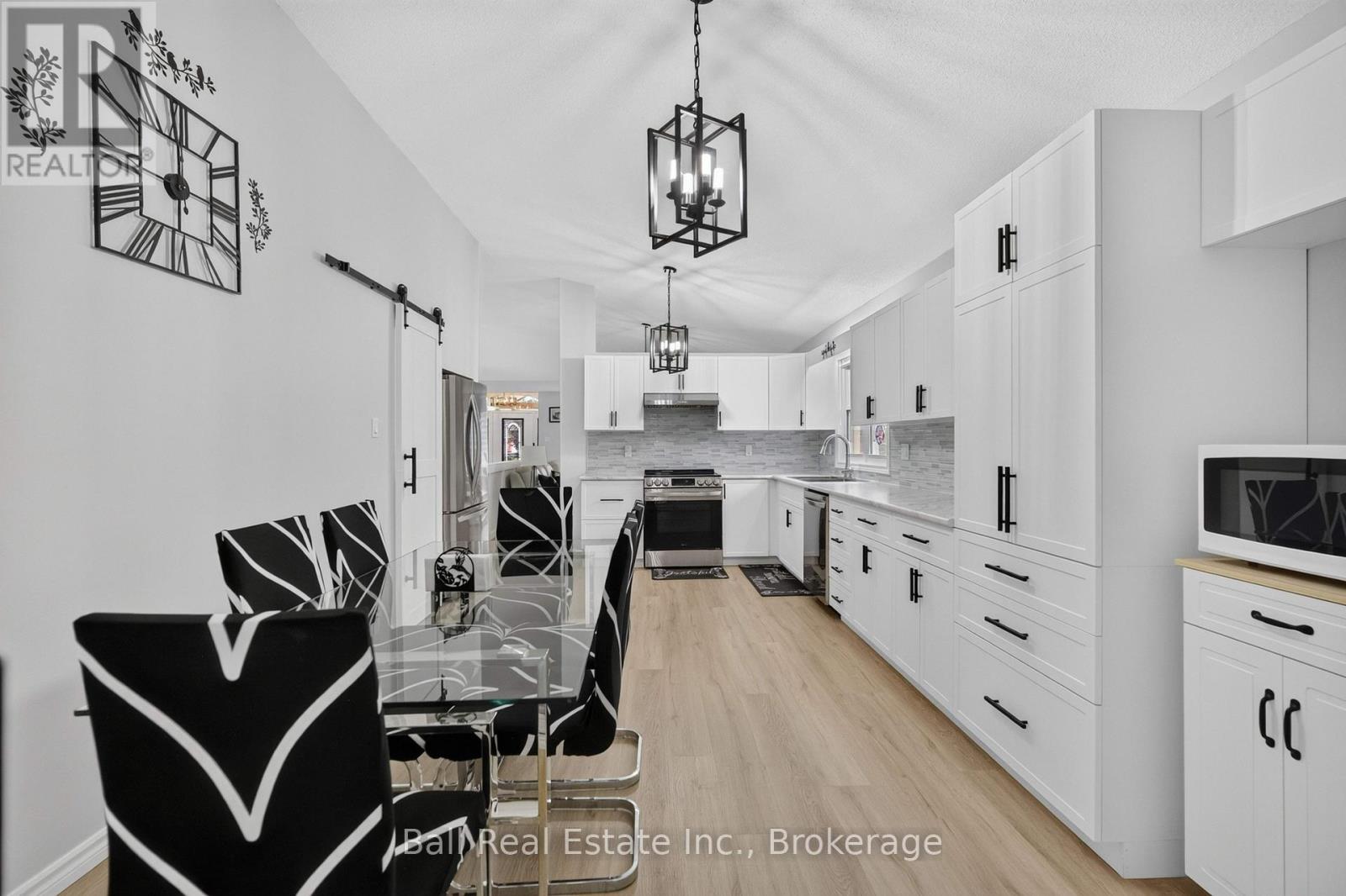 18 RUSSELL HILL ROAD - Image 16