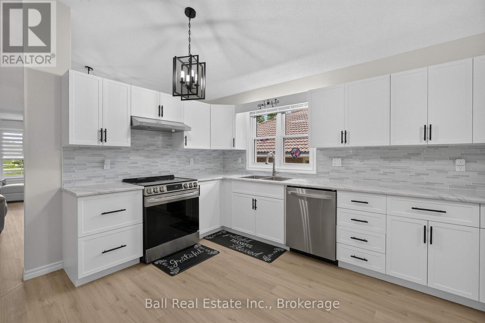 18 RUSSELL HILL ROAD - Image 17