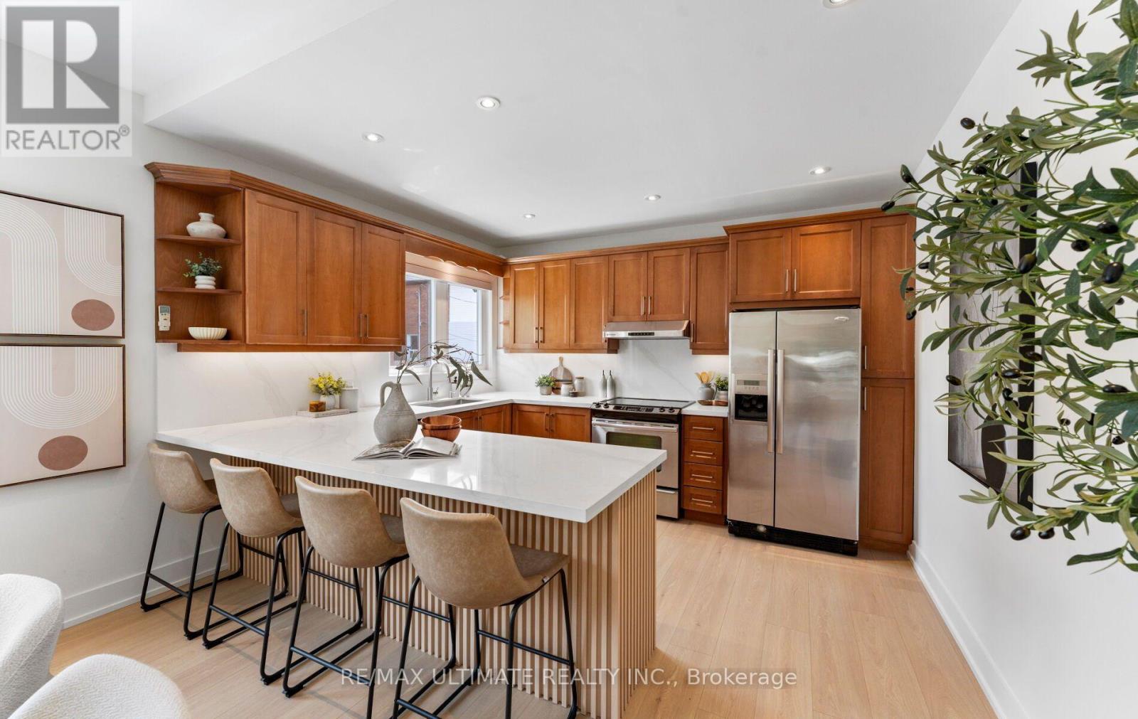 906 LOGAN AVENUE - Image 14