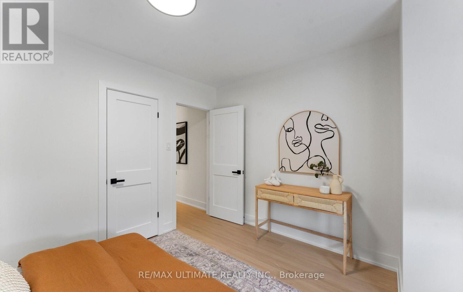 906 LOGAN AVENUE - 21