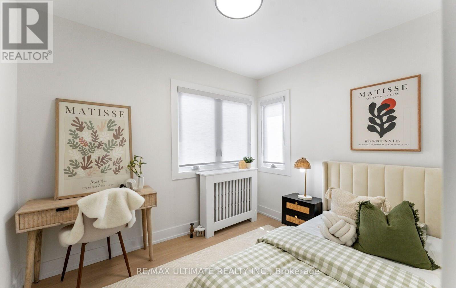 906 LOGAN AVENUE - 24