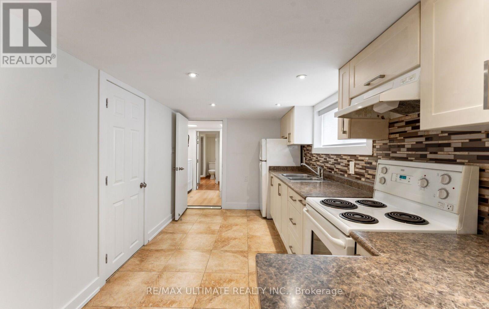 906 LOGAN AVENUE - 30