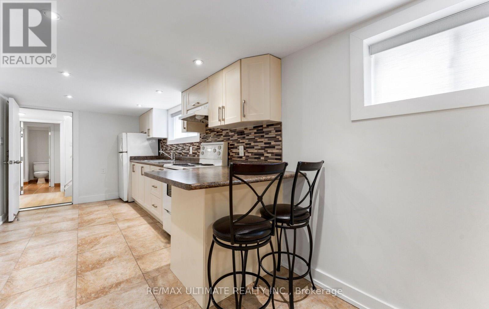 906 LOGAN AVENUE - Image 31