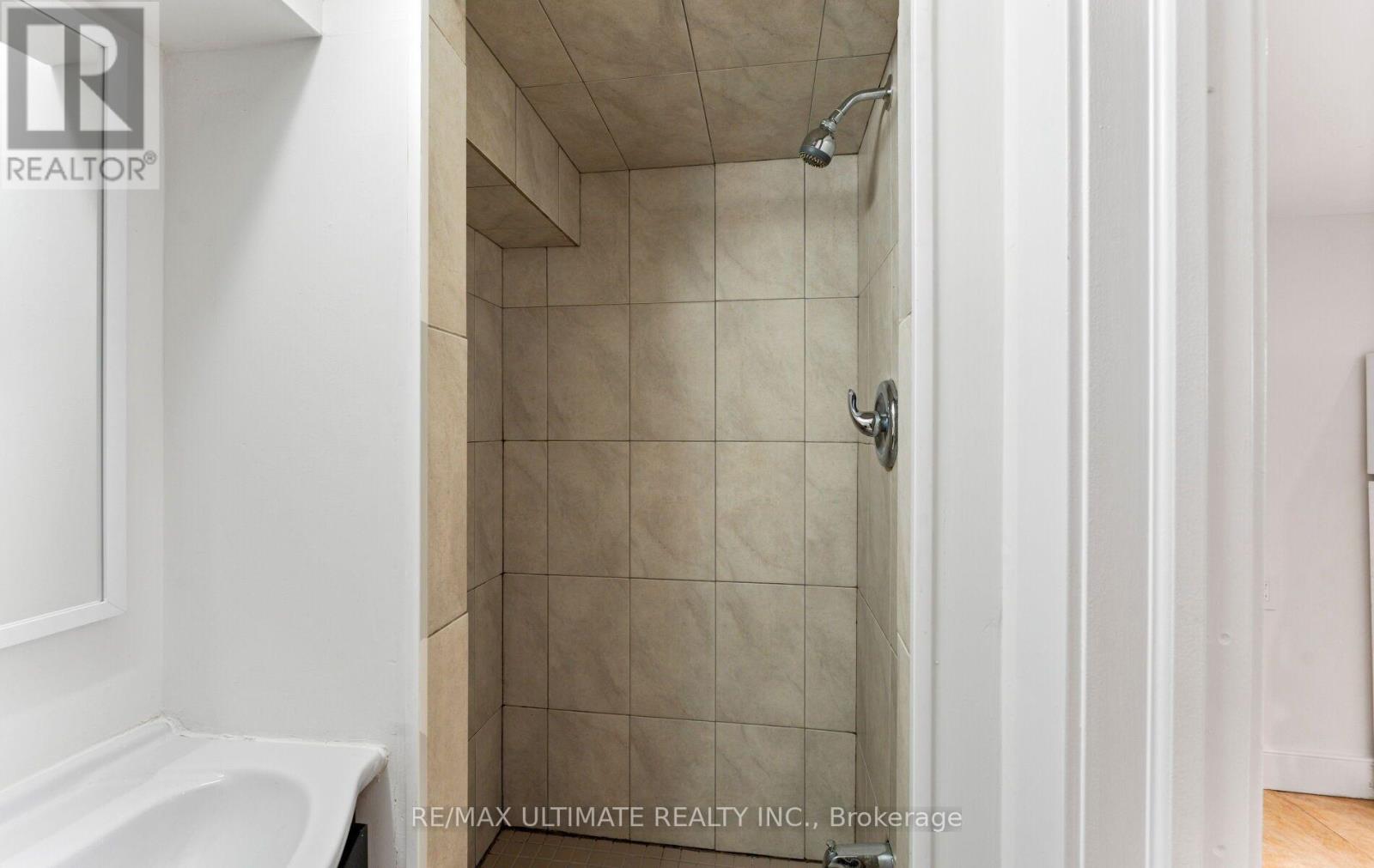 906 LOGAN AVENUE - Image 35