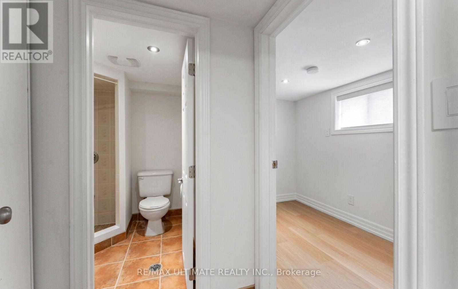 906 LOGAN AVENUE - 36