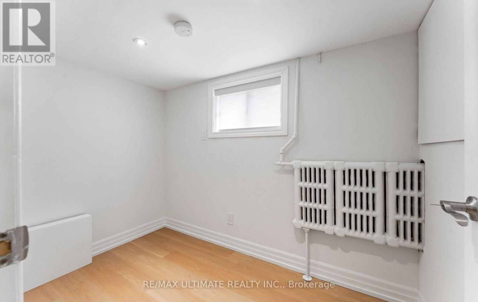 906 LOGAN AVENUE - Image 37