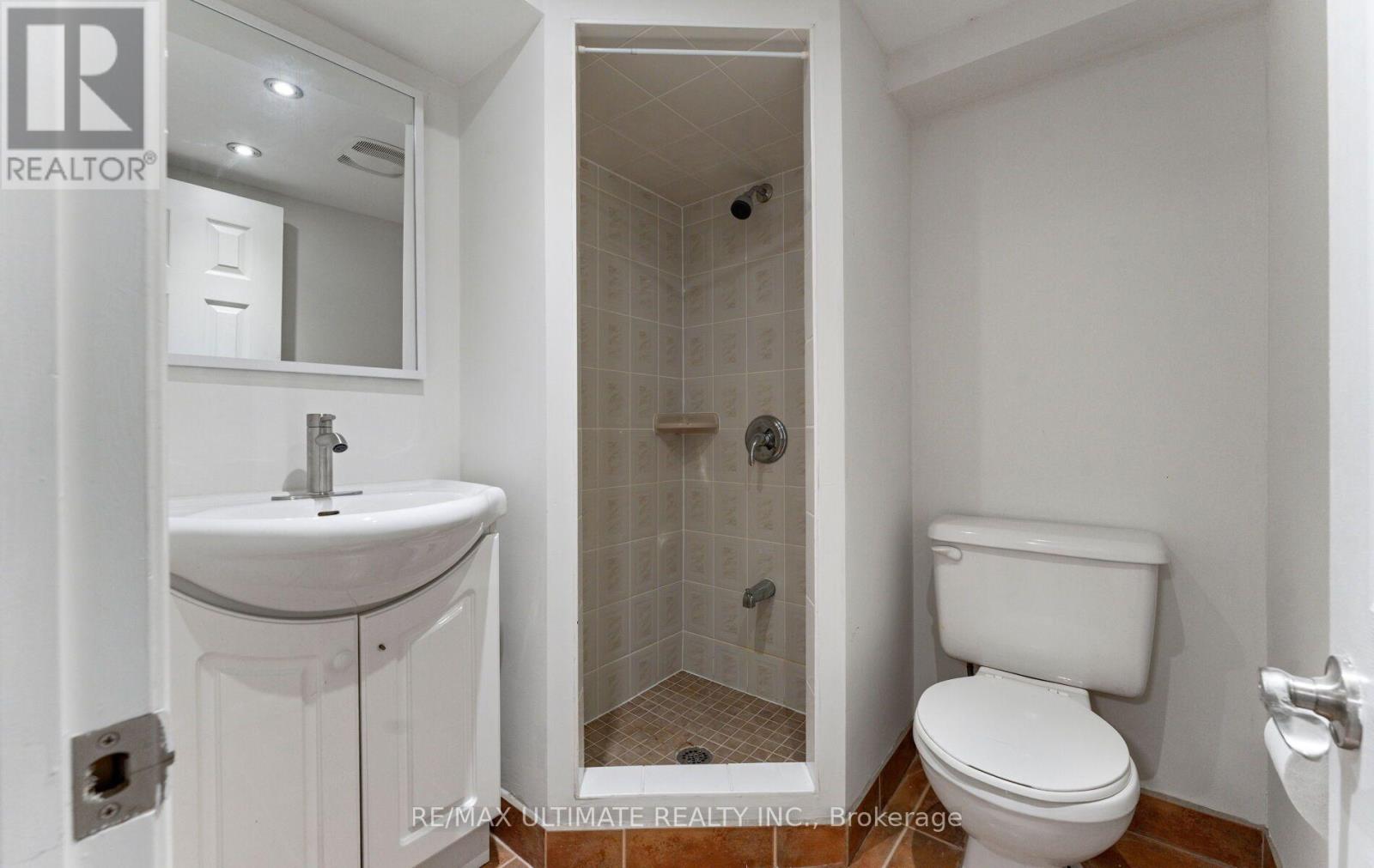 906 LOGAN AVENUE - 39