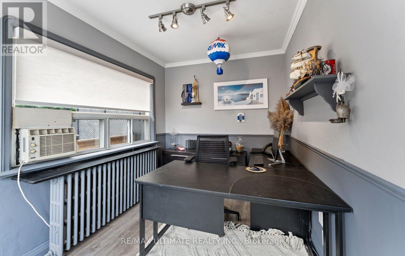 906 LOGAN AVENUE - 44