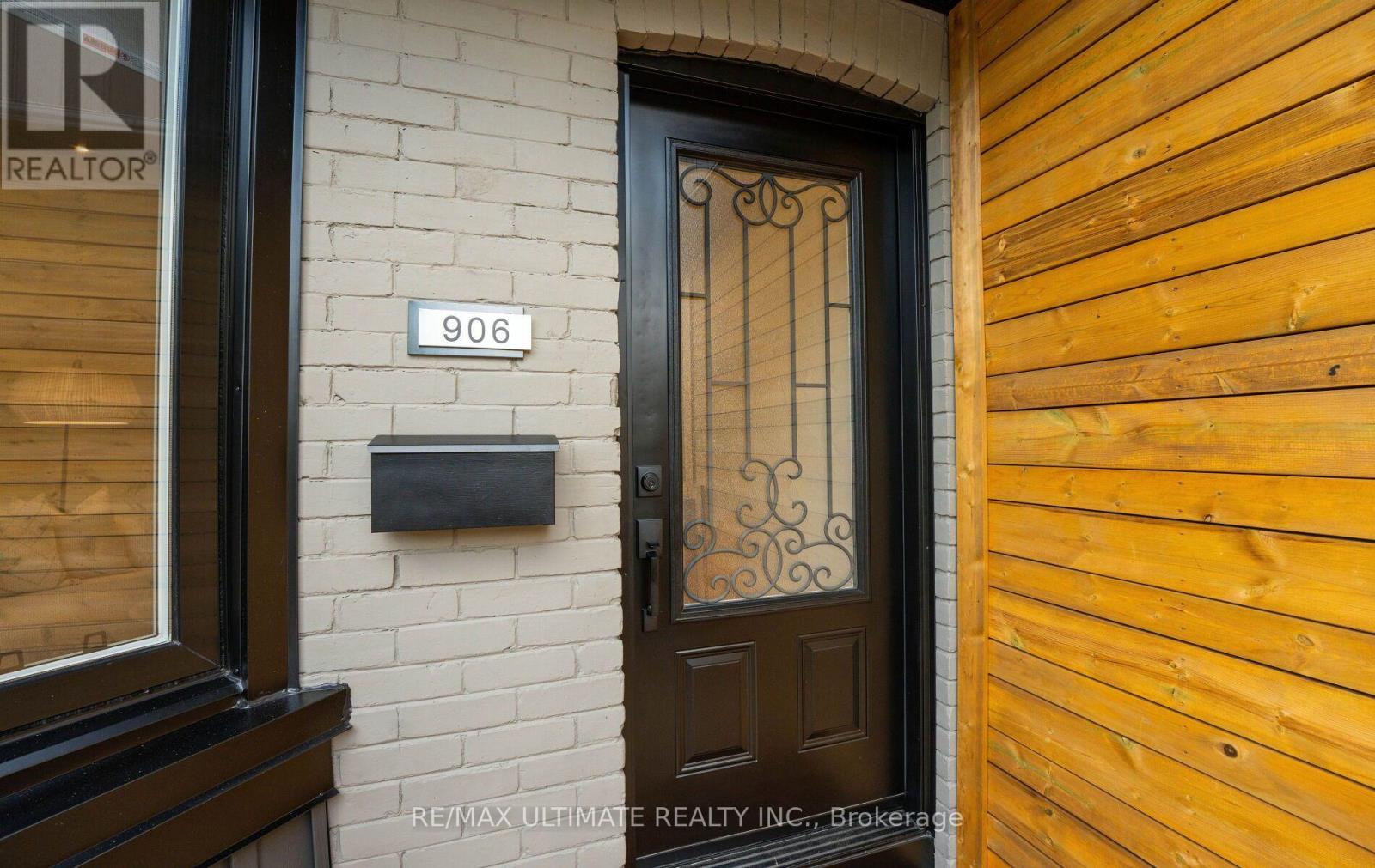 906 LOGAN AVENUE - 6