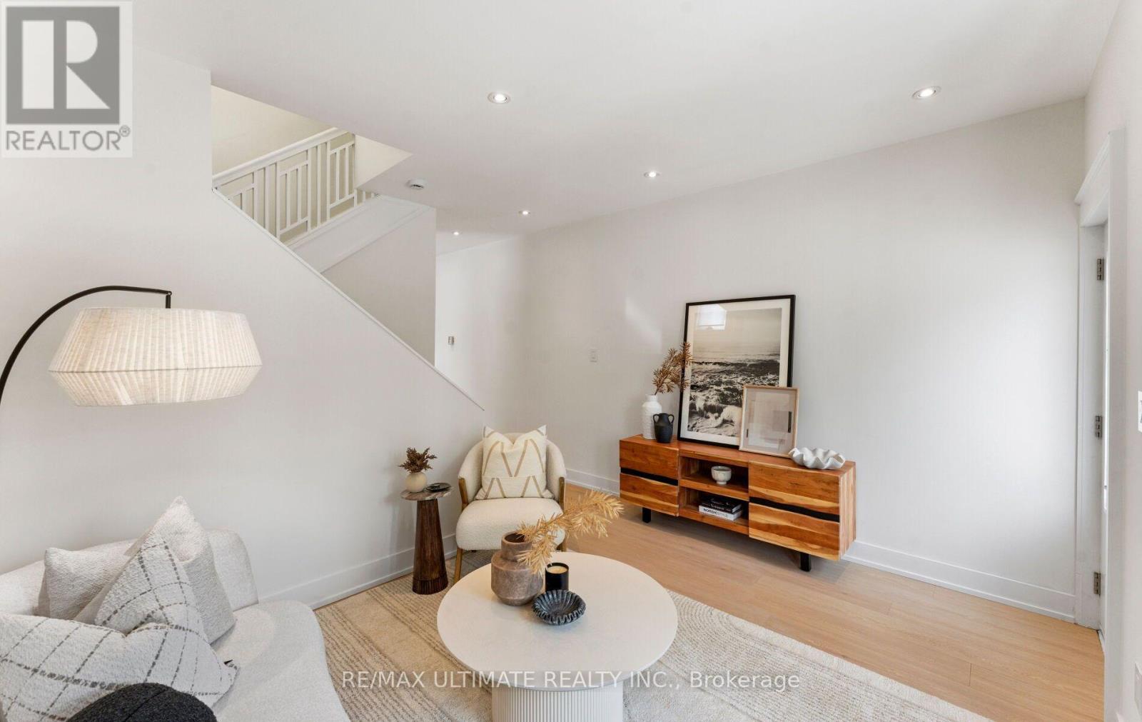 906 LOGAN AVENUE - 8