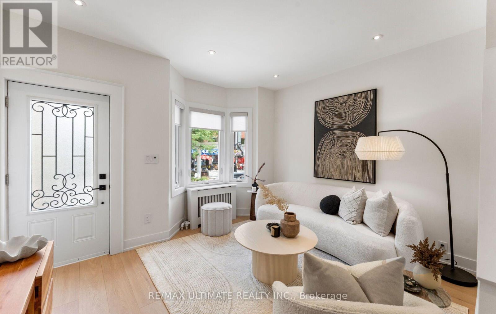 906 LOGAN AVENUE - Image 9