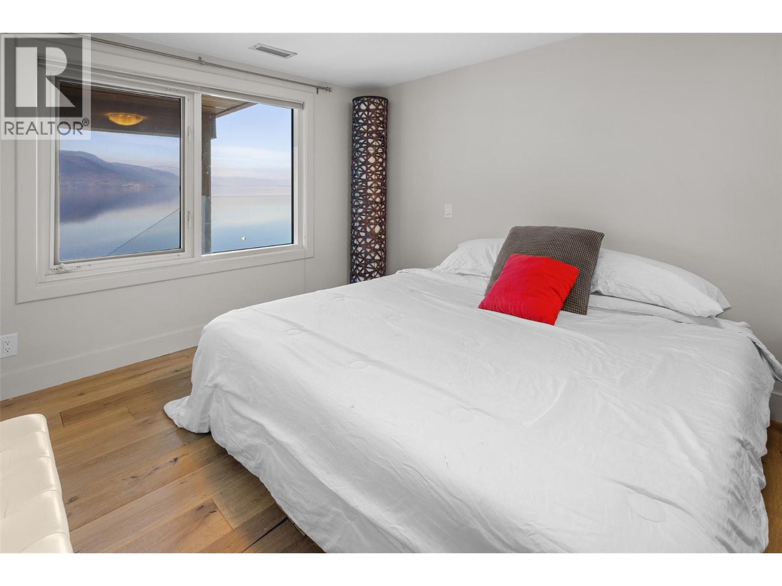  2100 Dewdney Road, Kelowna