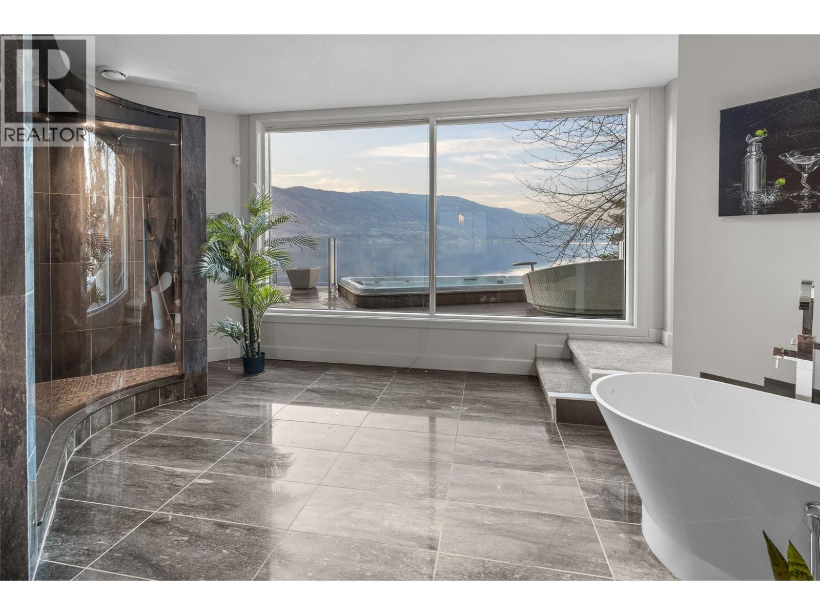  2100 Dewdney Road, Kelowna