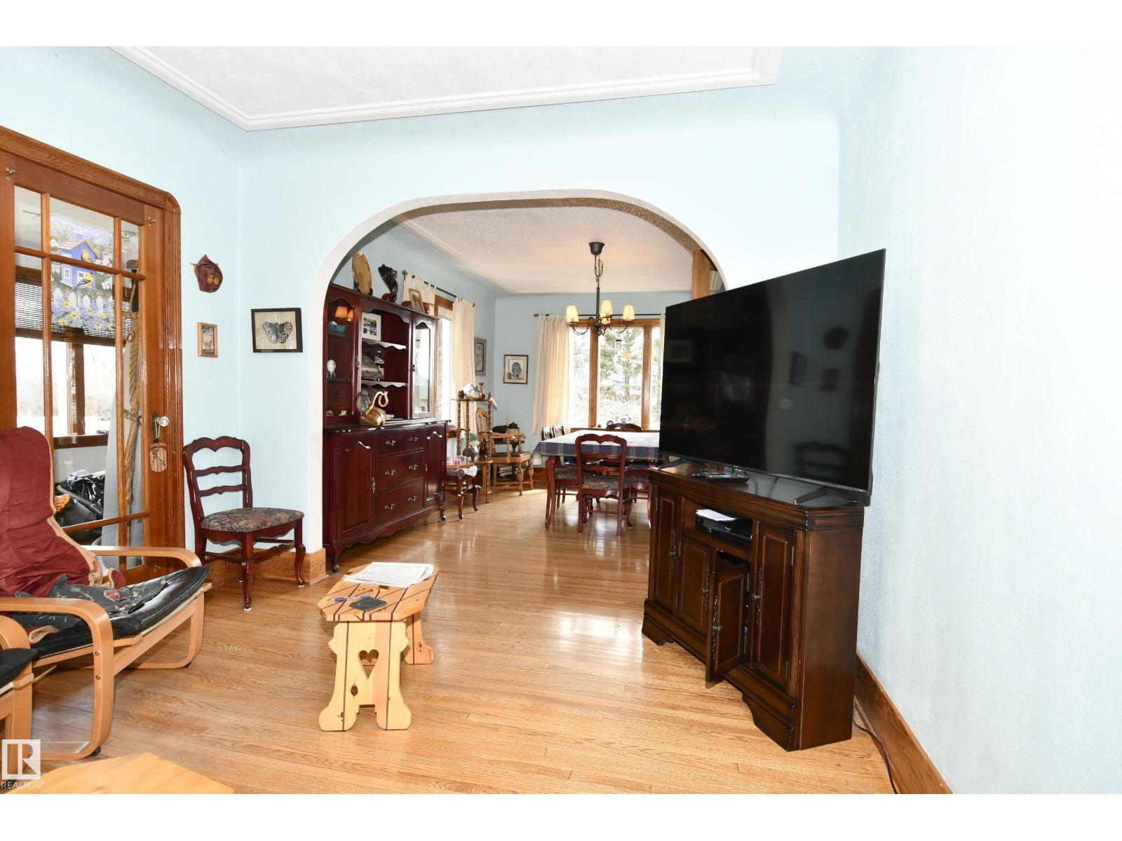 49074 RGE RD 241 - 10