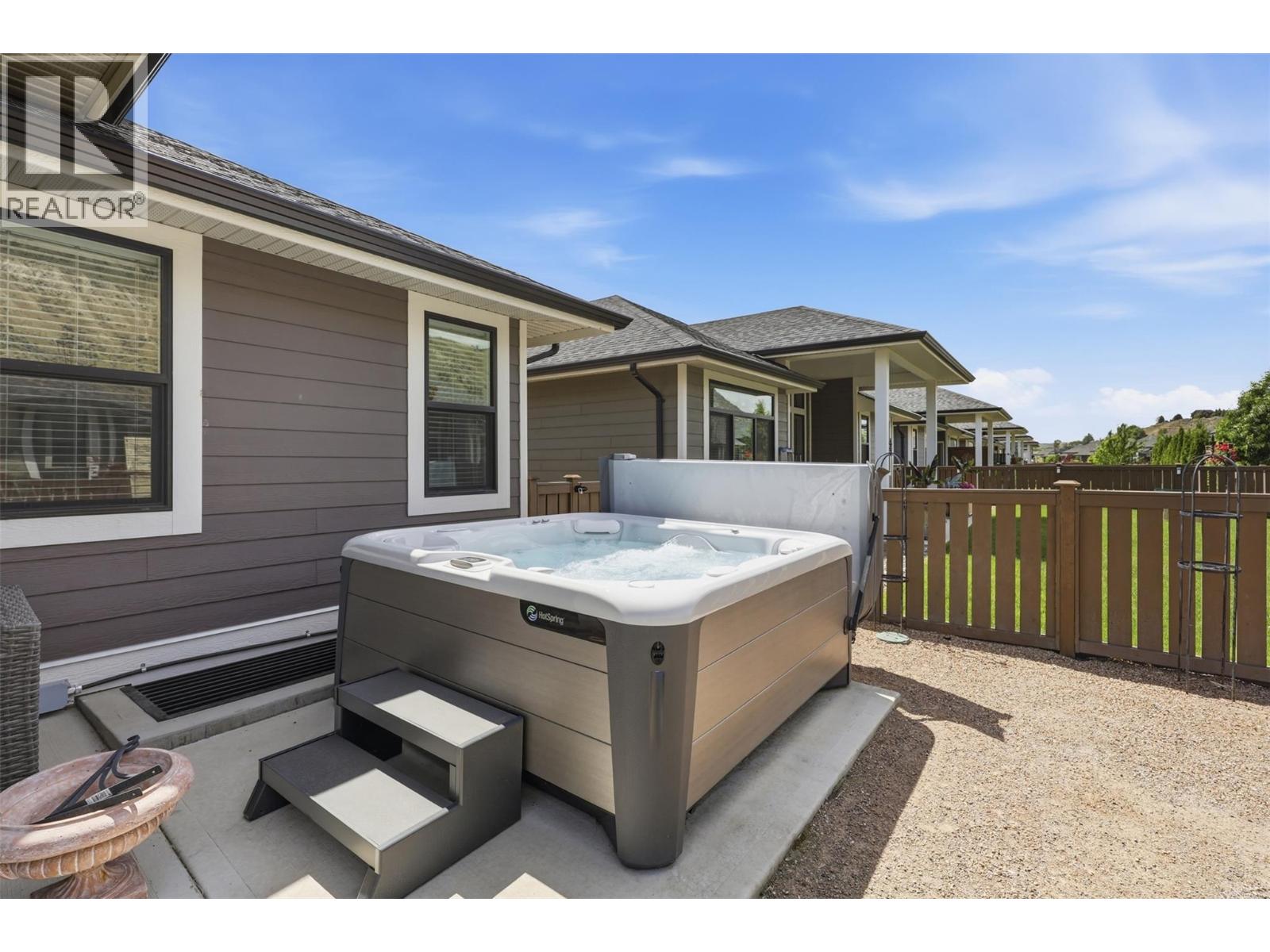 #327 641 Shuswap Road E - 23