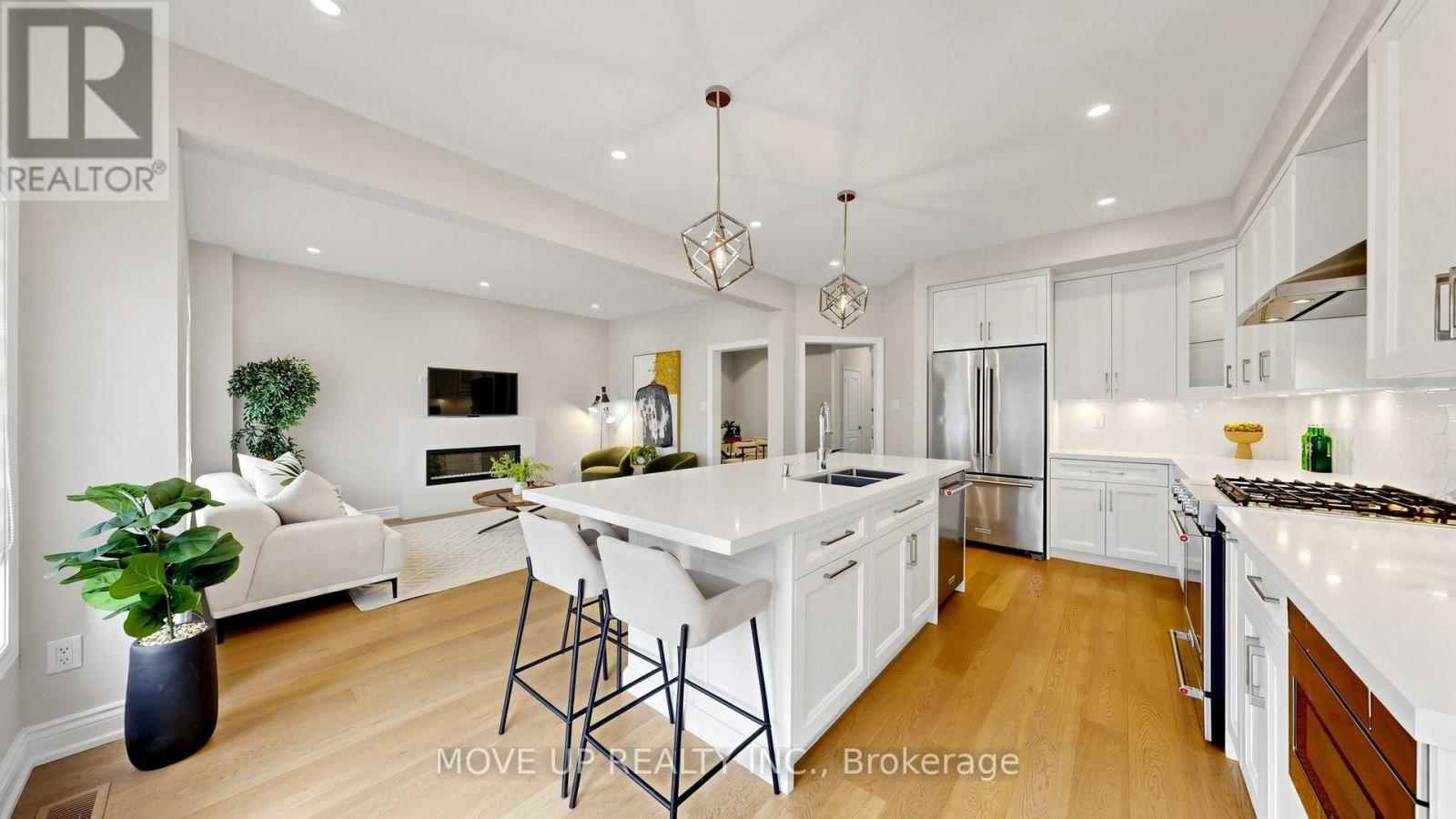 35 LAUDERDALE DRIVE - 13