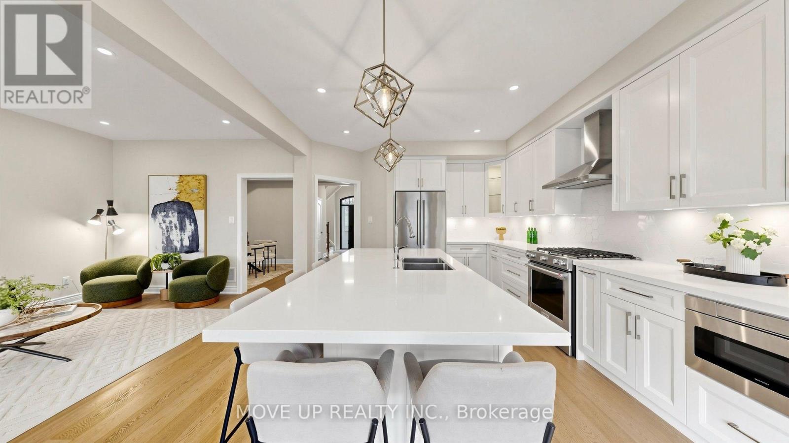 35 LAUDERDALE DRIVE - 17
