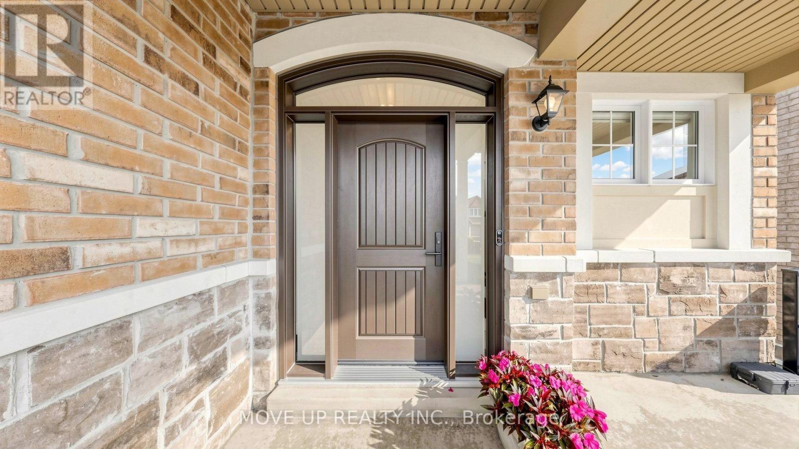 35 LAUDERDALE DRIVE - 4
